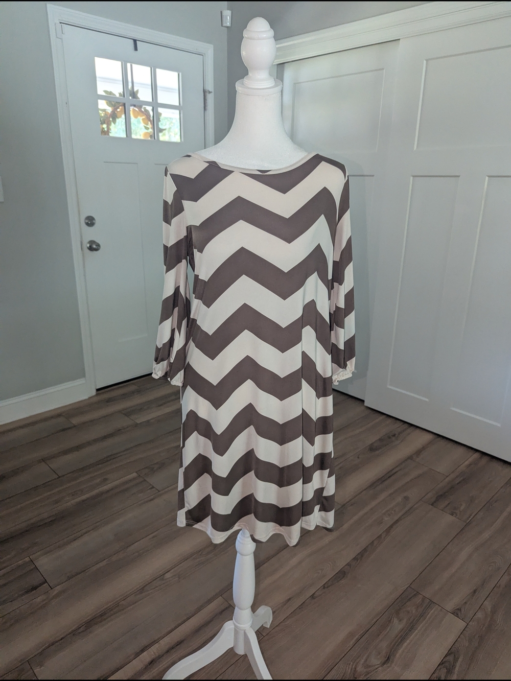Fashionomics Taupe and Cream Chevron Midi Dress